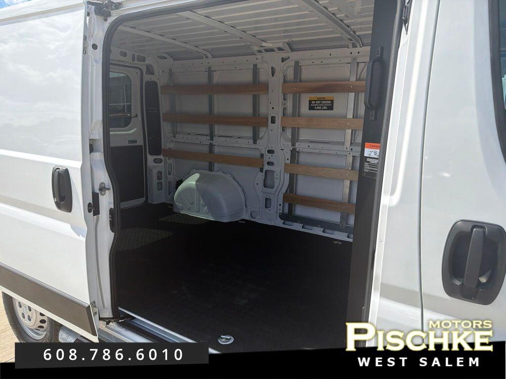 2025 RAM PROMASTER 2500 TRADESMAN — фото 9