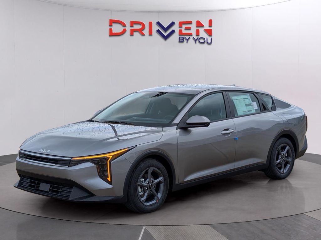 New 2026 Kia K4 LXS