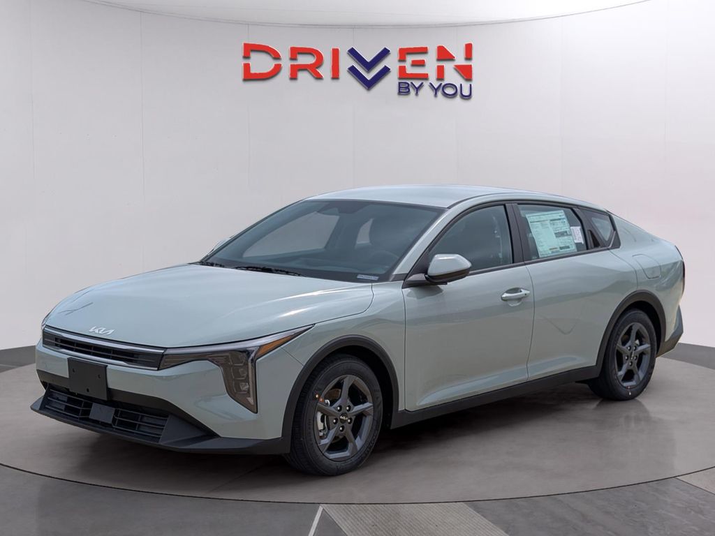 New 2026 Kia K4 LXS