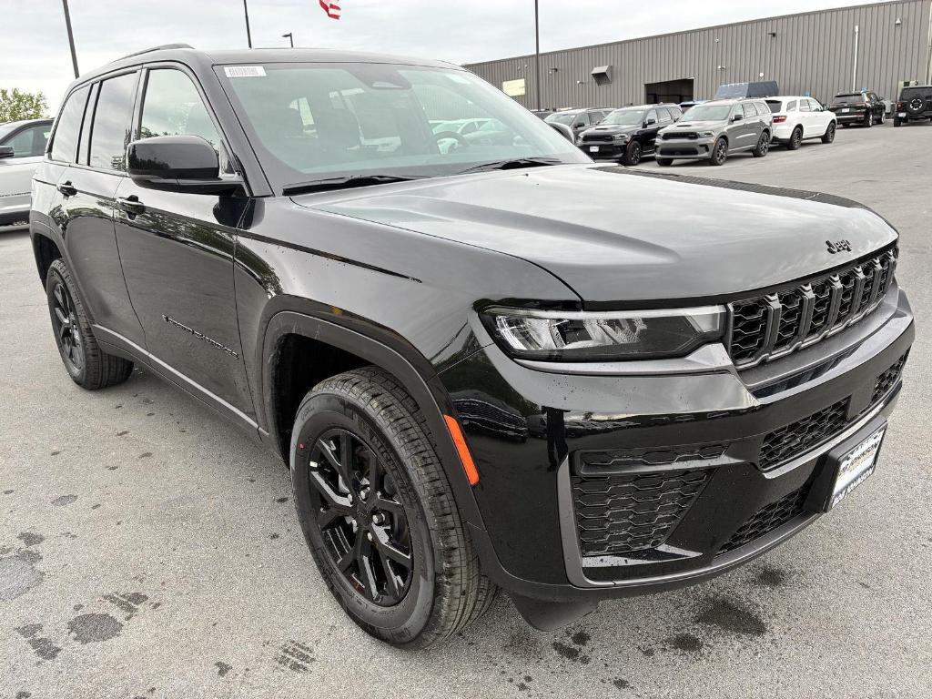 New 2026 Jeep Grand Cherokee Laredo
