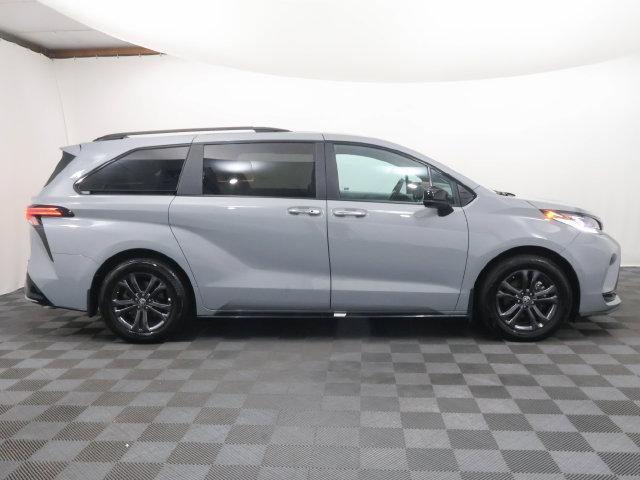 صورة 4 لـ 2025 Toyota SIENNA XSE