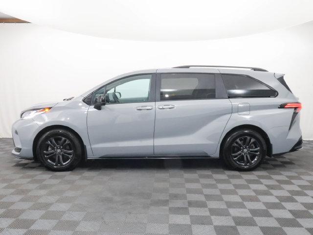 صورة 9 لـ 2025 Toyota SIENNA XSE