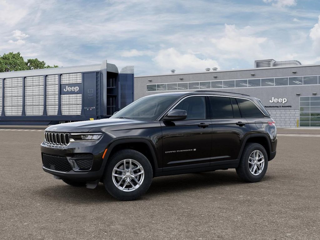 New 2026 Jeep Grand Cherokee Laredo