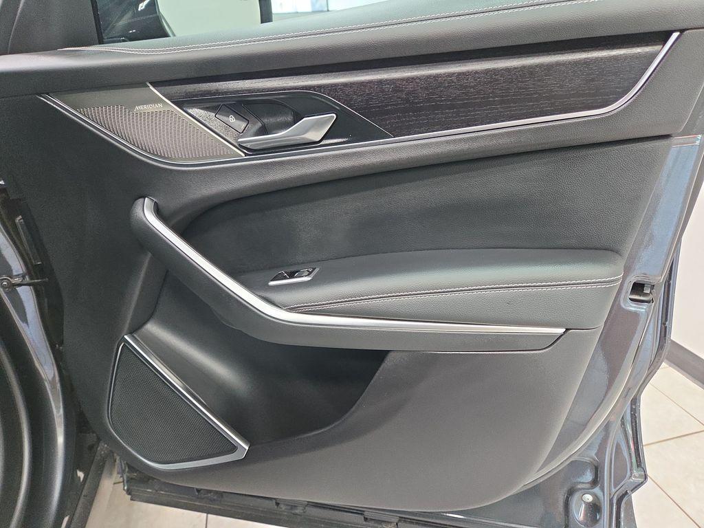 صورة مصغرة 19 لـ 2025 Jaguar F-PACE P250 R-DYNAMIC S