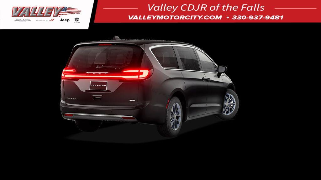 New 2027 Chrysler Pacifica SELECT