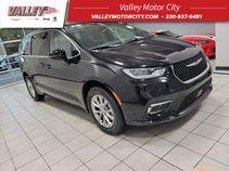 New 2026 Chrysler Pacifica Select