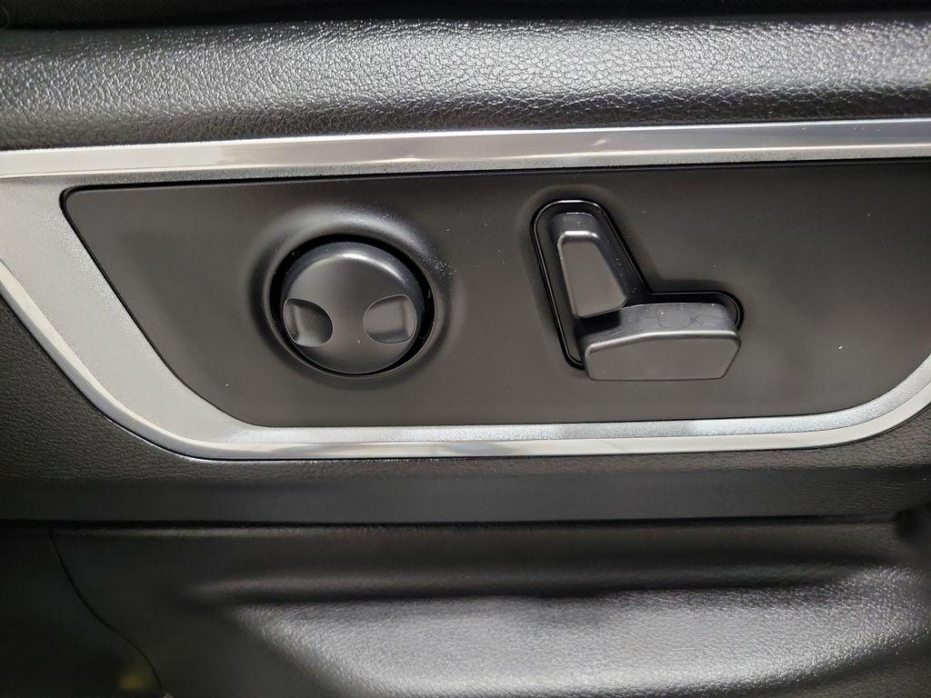 2023 RAM 1500 LARAMIE — миниатюра 23