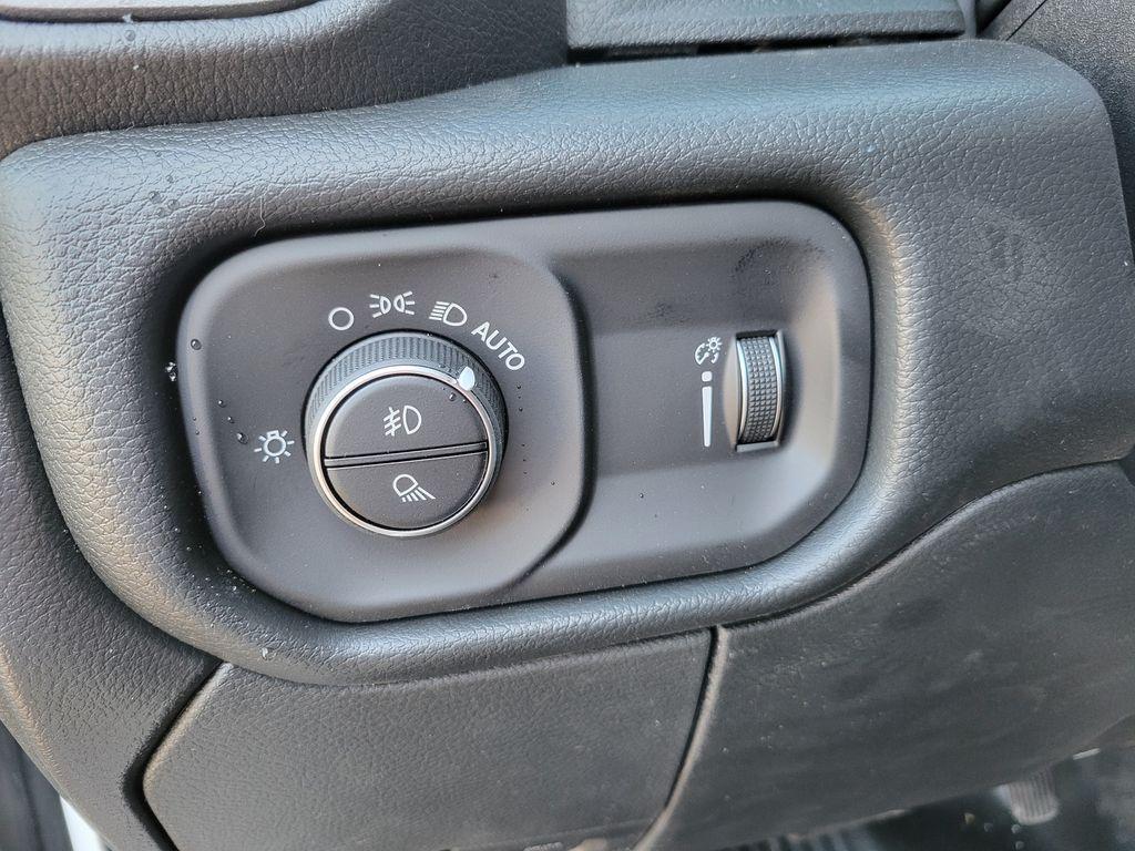 صورة مصغرة 12 لـ 2026 RAM 2500 TRADESMAN