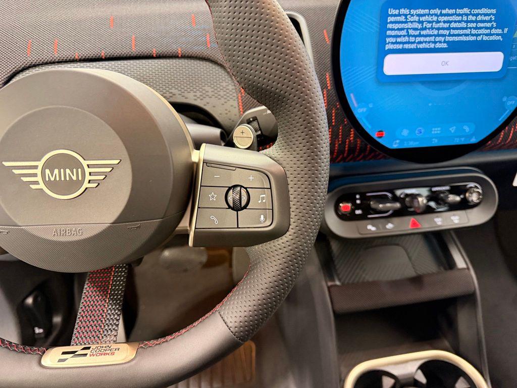 2027 MINI COUNTRYMAN COOPER S ALL4 — миниатюра 14
