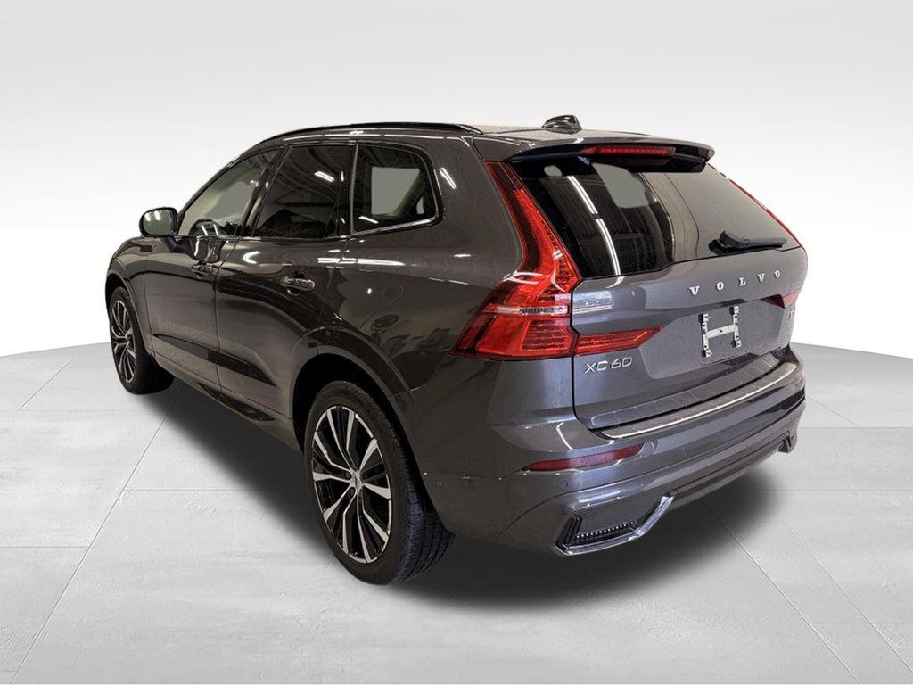 2023 Volvo XC60 B5 PLUS DARK THEME 照片 3
