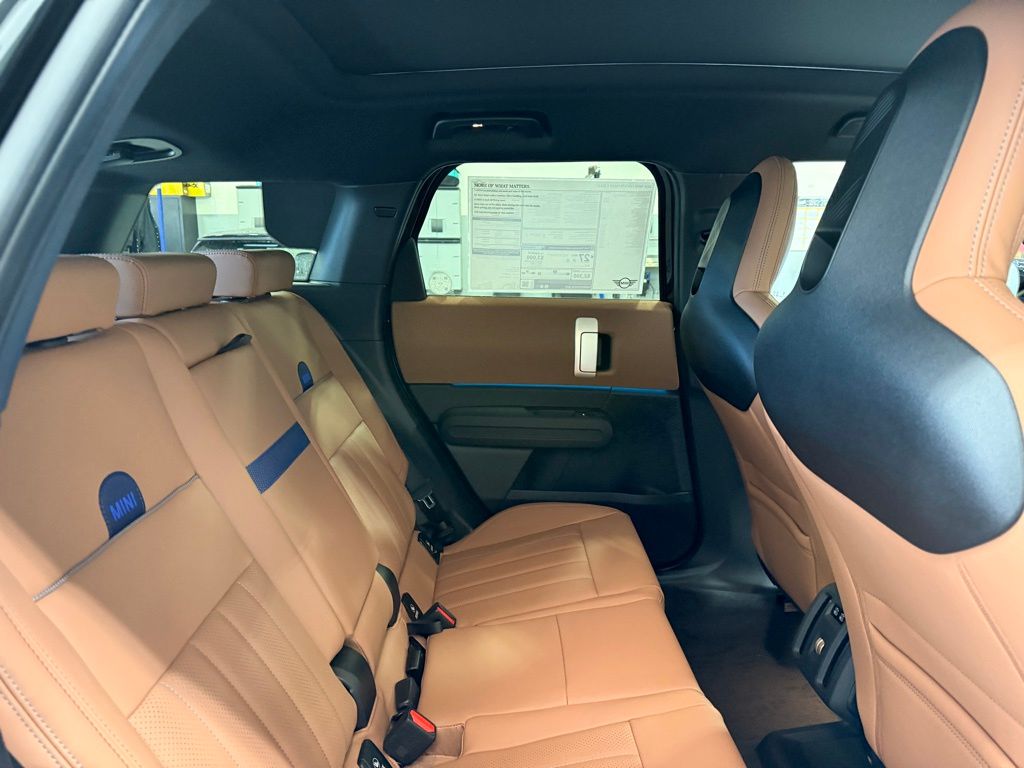2026 MINI COUNTRYMAN COOPER S ALL4 — миниатюра 26