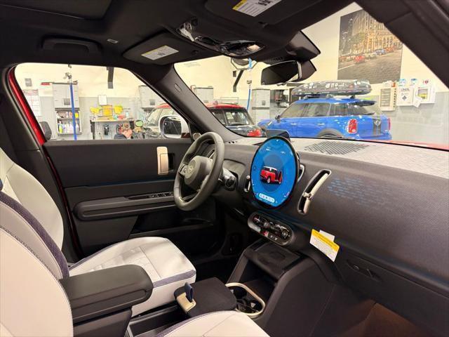 2026 MINI COUNTRYMAN COOPER S ALL4 — миниатюра 28