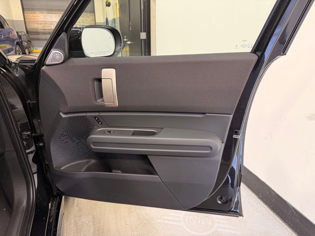 2027 MINI COUNTRYMAN COOPER S ALL4 — миниатюра 25