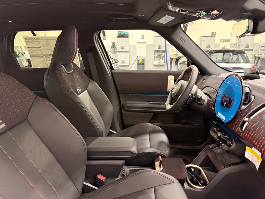 2027 MINI COUNTRYMAN COOPER S ALL4 — миниатюра 29
