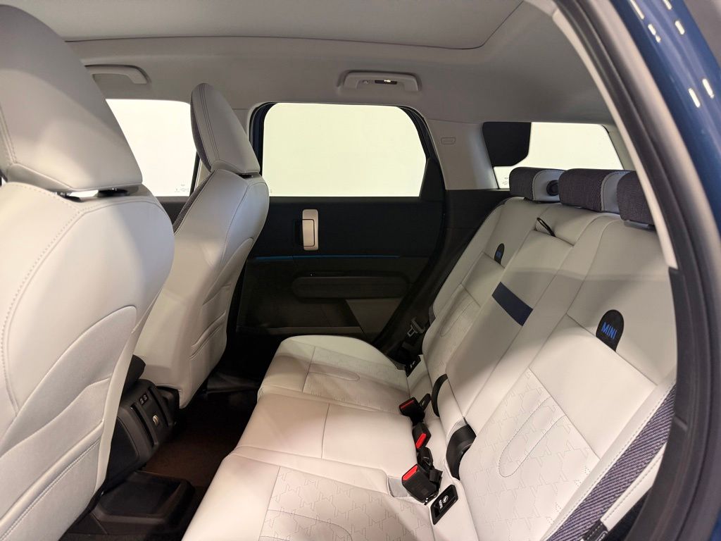 2027 MINI COUNTRYMAN COOPER S ALL4 — миниатюра 18