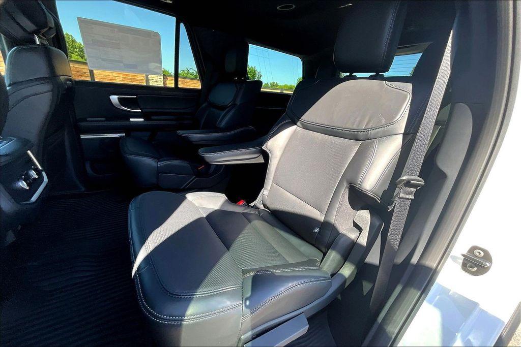 2026 FORD EXPEDITION PLATINUM — фото 10