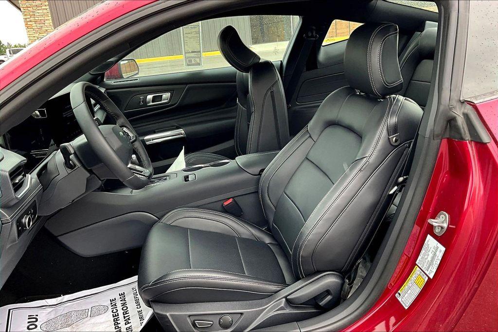2025 FORD MUSTANG ECOBOOST PREMIUM — фото 9