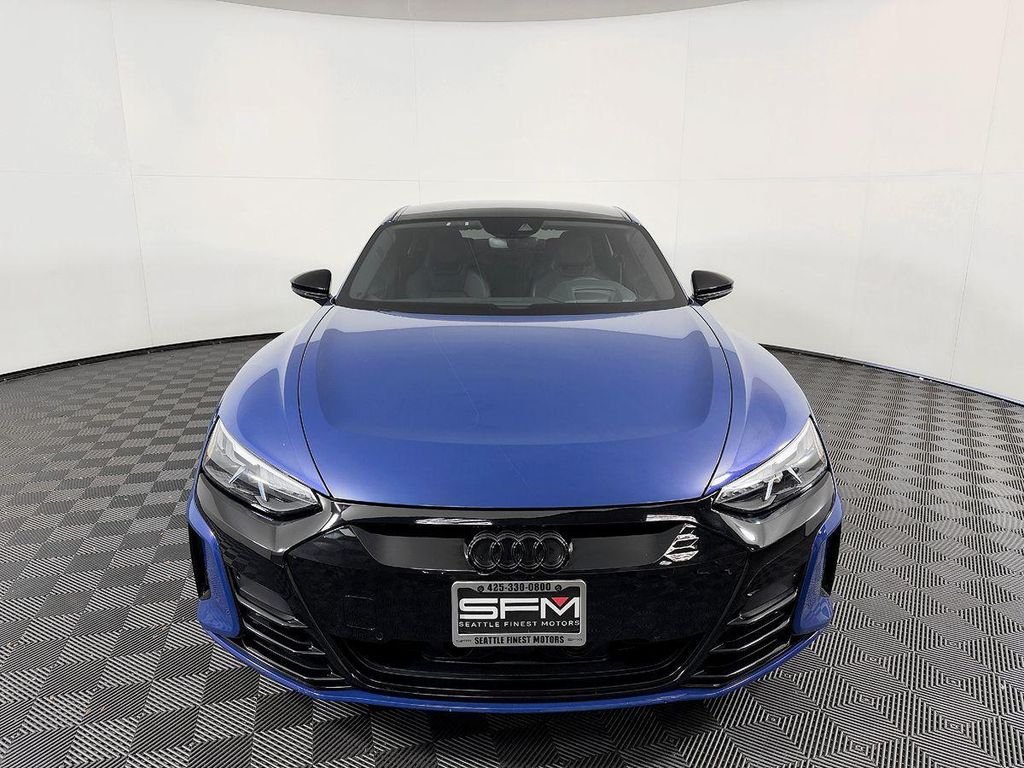 صورة 4 لـ 2022 AUDI E-TRON GT PRESTIGE