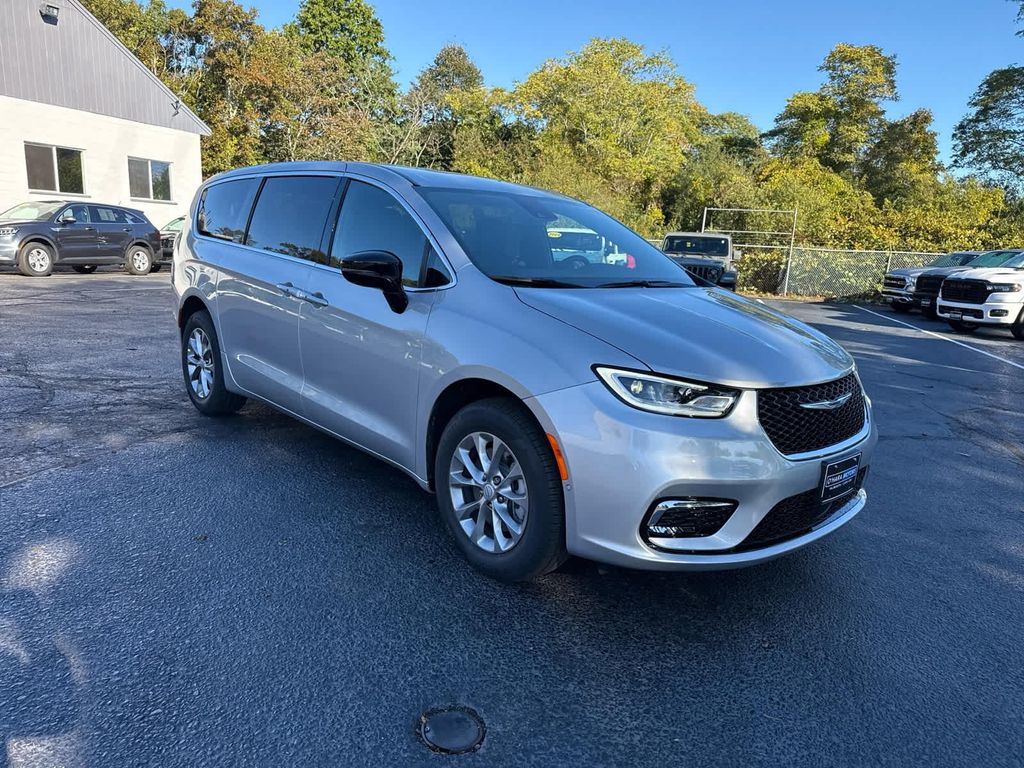 New 2026 Chrysler Pacifica L