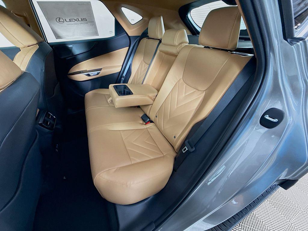 صورة مصغرة 17 لـ 2026 Lexus NX 350 LUXURY