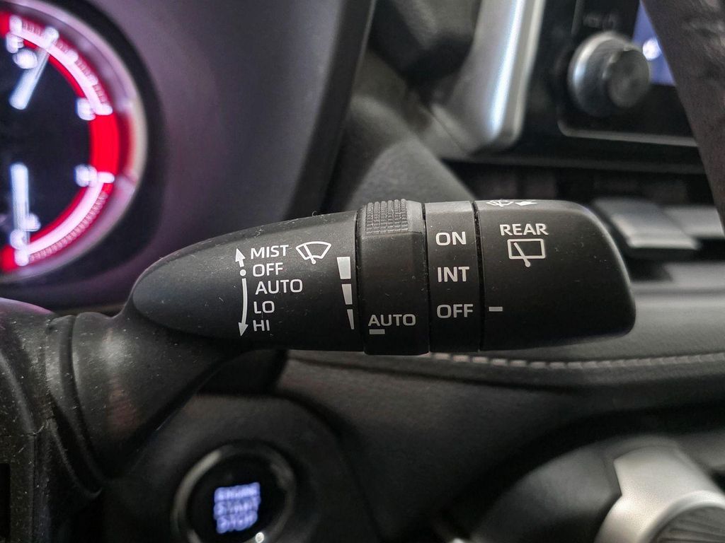 2024 Toyota RAV4 XLE — миниатюра 37