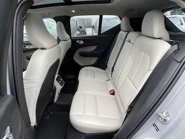 2025 Volvo XC40 照片 3