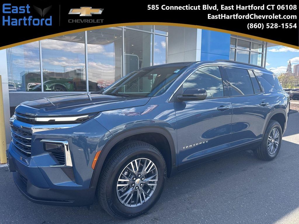 New 2026 Chevrolet Traverse LT