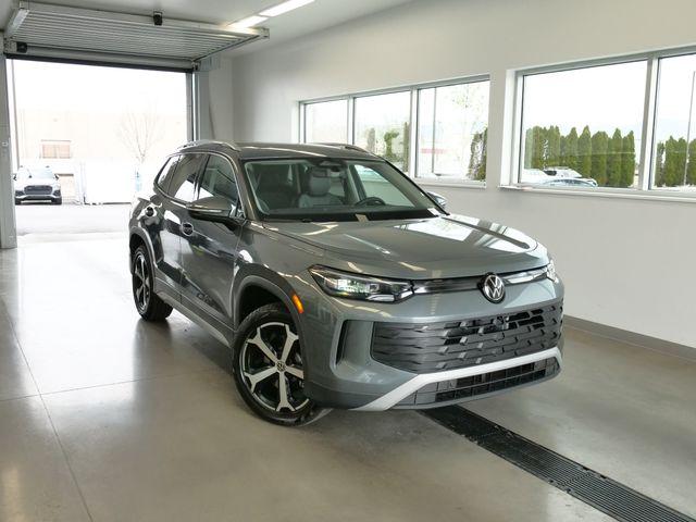 New 2026 Volkswagen Tiguan 2.0T SE