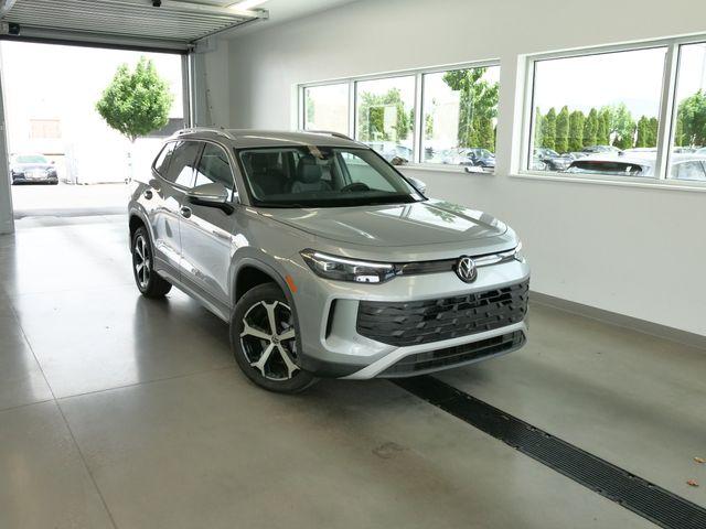 New 2026 Volkswagen Tiguan 2.0T SE