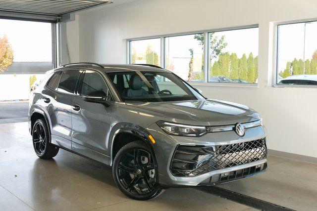 New 2026 Volkswagen Tiguan 2.0T SE R-Line Black
