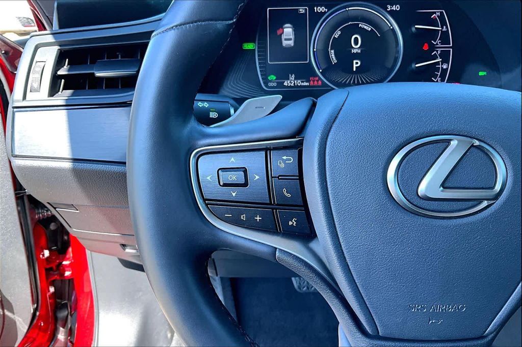 صورة مصغرة 22 لـ 2022 Lexus ES 300H BASE