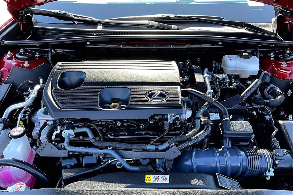 صورة مصغرة 30 لـ 2022 Lexus ES 300H BASE