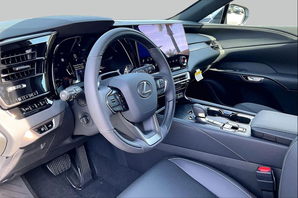 صورة 10 لـ 2026 Lexus RX 350 PREMIUM