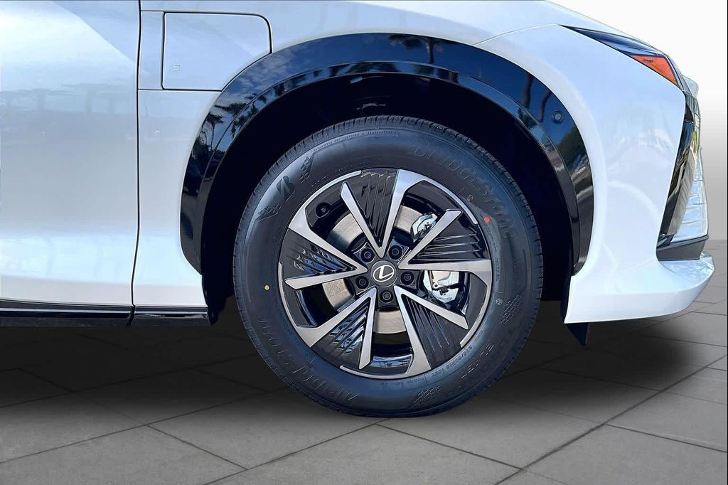 صورة مصغرة 9 لـ 2026 Lexus RZ 350E PREMIUM