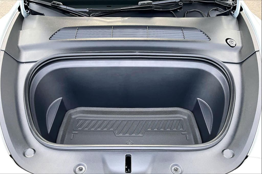 صورة مصغرة 30 لـ 2024 Tesla MODEL Y LONG RANGE DUAL MOTOR ALL-WHEEL DRIVE