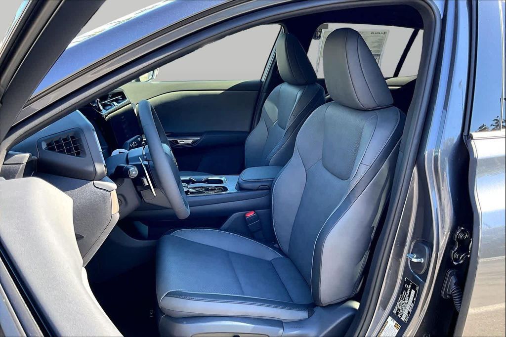 صورة مصغرة 18 لـ 2026 Lexus RZ 350E PREMIUM