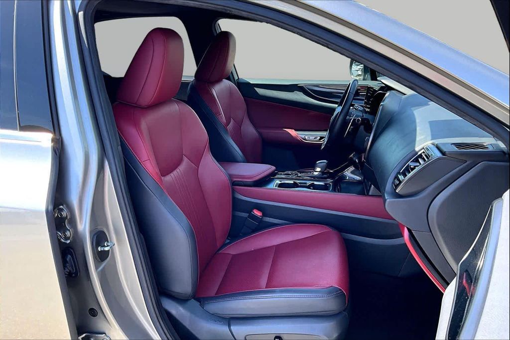 2024 Lexus NX 350H AWD — фото 9