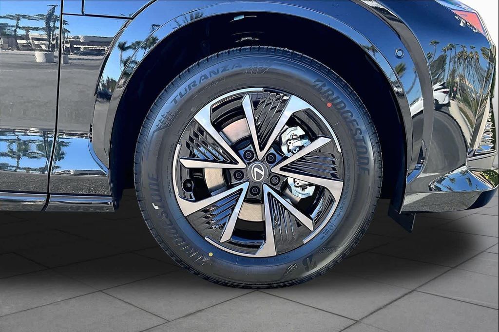 صورة 9 لـ 2026 Lexus RZ 350E PREMIUM