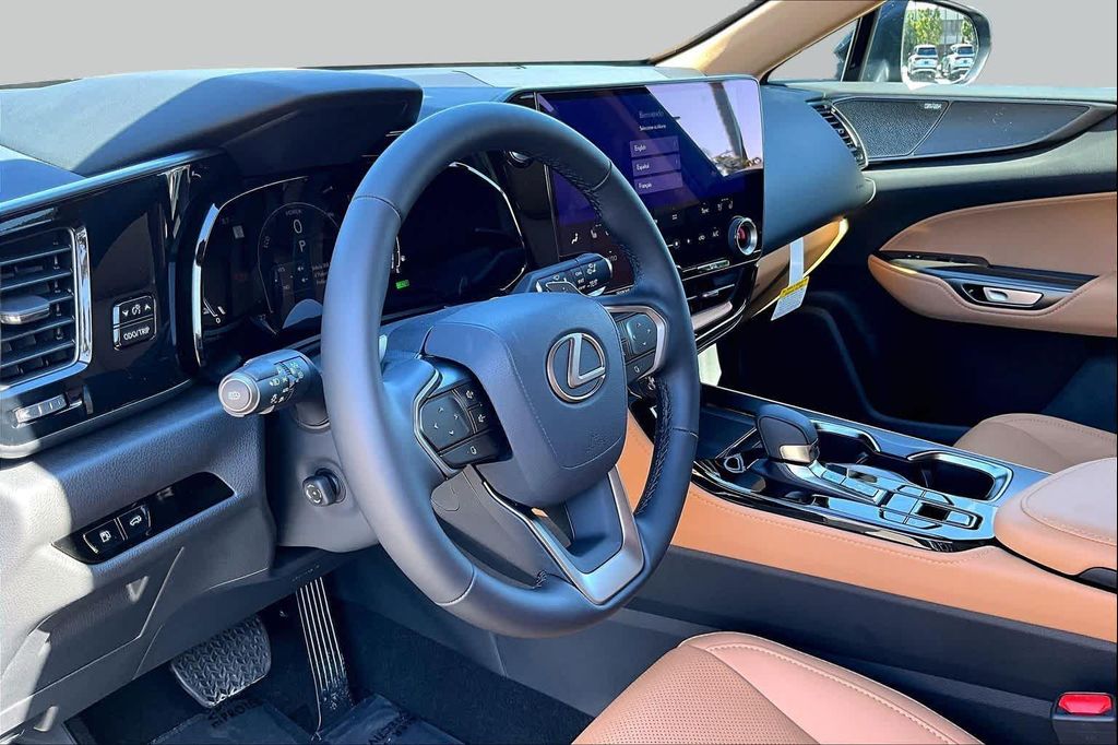 2026 Lexus NX 450H+ LUXURY photo 10