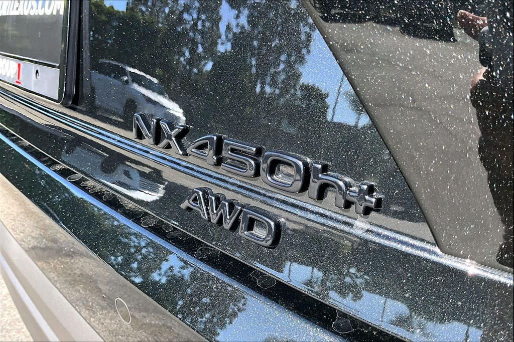 2026 Lexus NX 450H+ LUXURY photo 8
