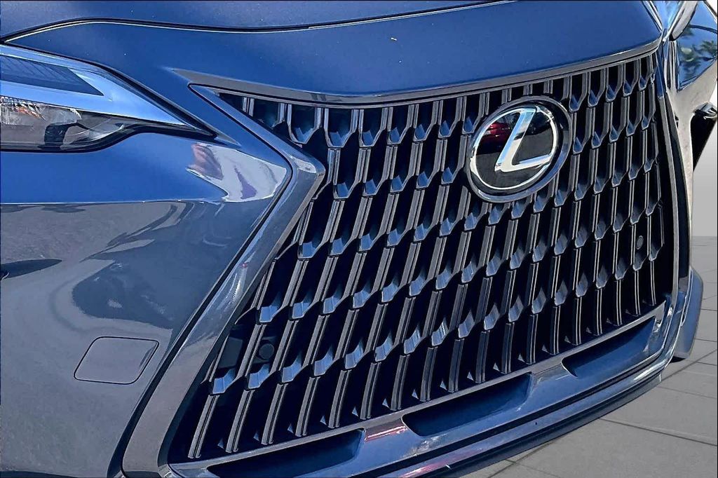 صورة مصغرة 28 لـ 2022 Lexus NX 350 PREMIUM