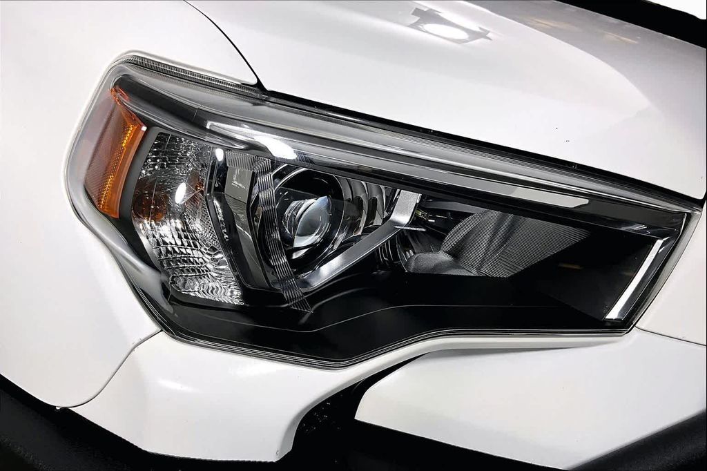 صورة مصغرة 26 لـ 2022 Toyota 4RUNNER SR5 PREMIUM