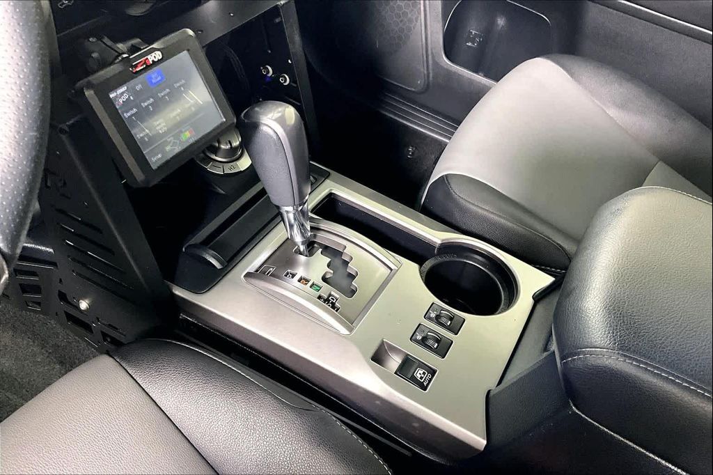 صورة مصغرة 15 لـ 2022 Toyota 4RUNNER SR5 PREMIUM