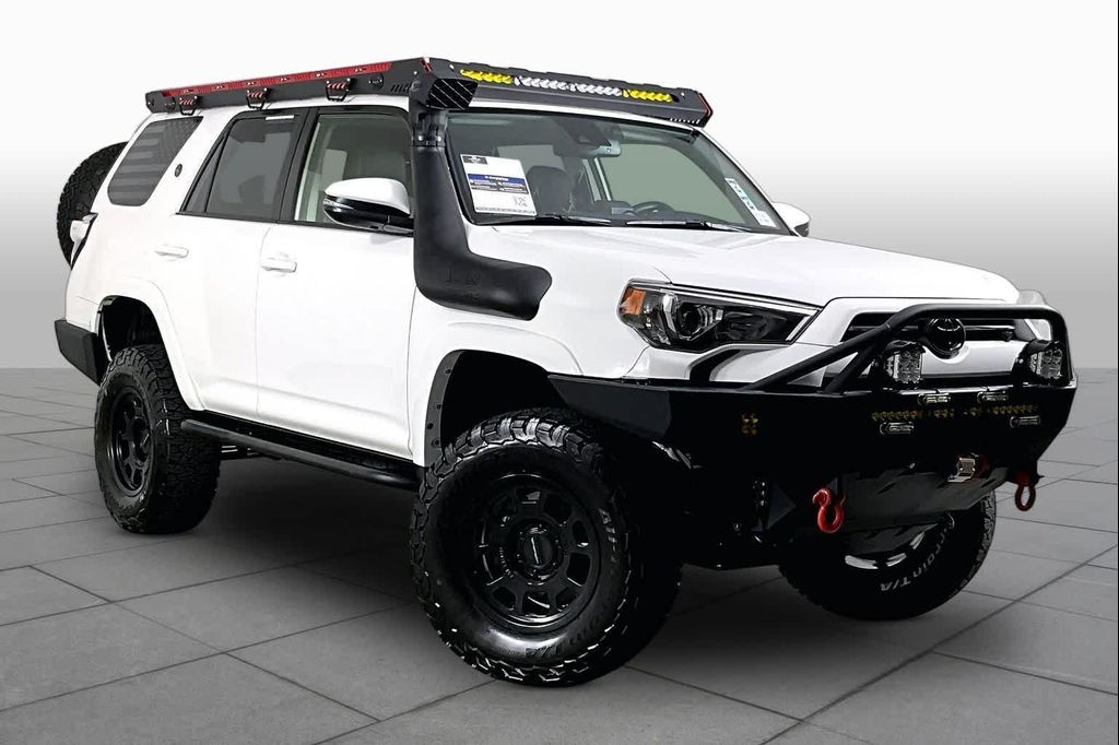 2022 Toyota 4RUNNER SR5 PREMIUM — фото 2