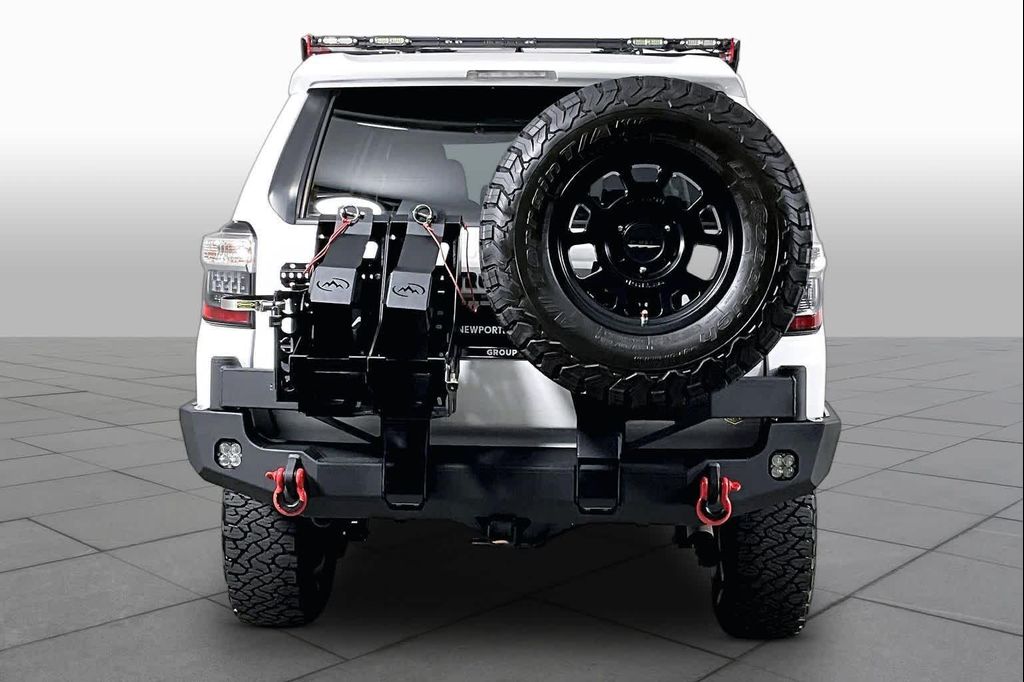 2022 Toyota 4RUNNER SR5 PREMIUM — фото 4