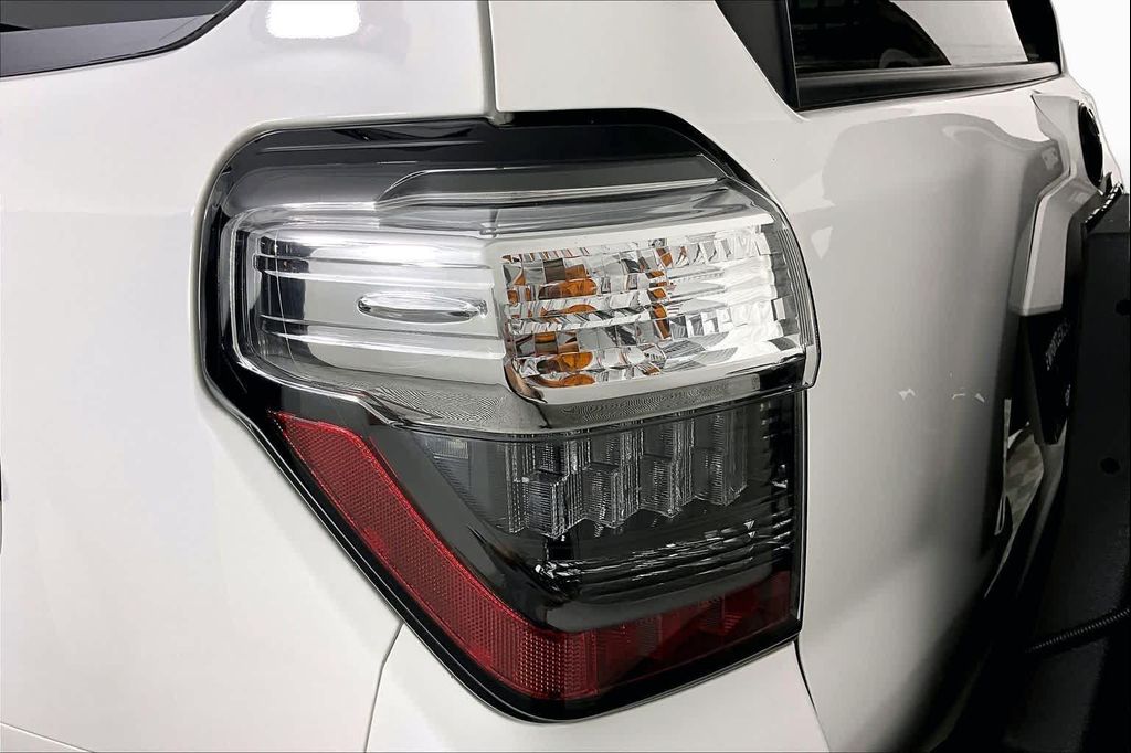 صورة مصغرة 27 لـ 2022 Toyota 4RUNNER SR5 PREMIUM