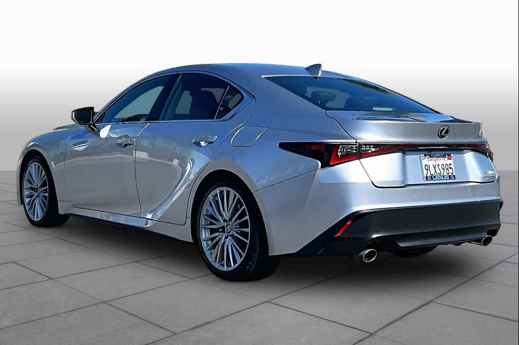 2024 Lexus IS 300 BASE — фото 11