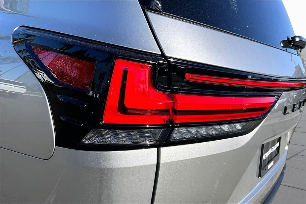 2026 Lexus LX 700H LUXURY — миниатюра 12