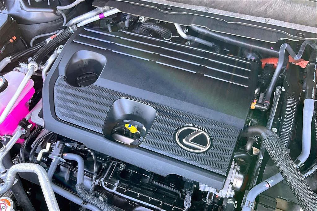 2026 Lexus RX 450H+ BASE thumbnail 31