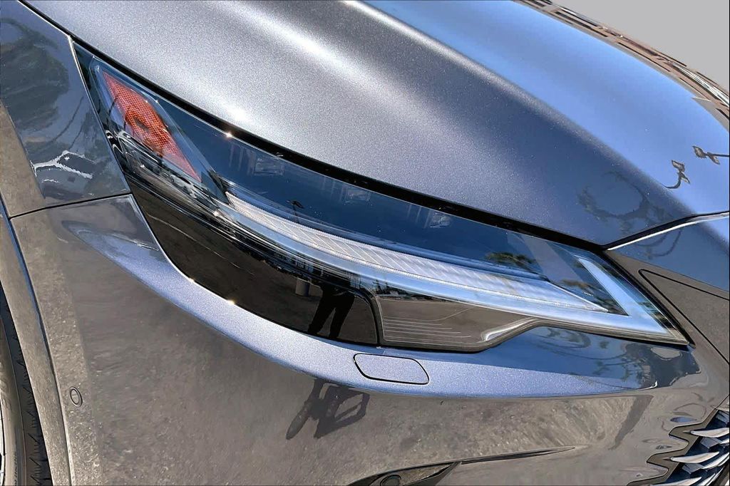 2026 Lexus RX 450H+ BASE thumbnail 26